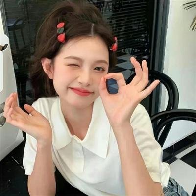 睡沙发的人